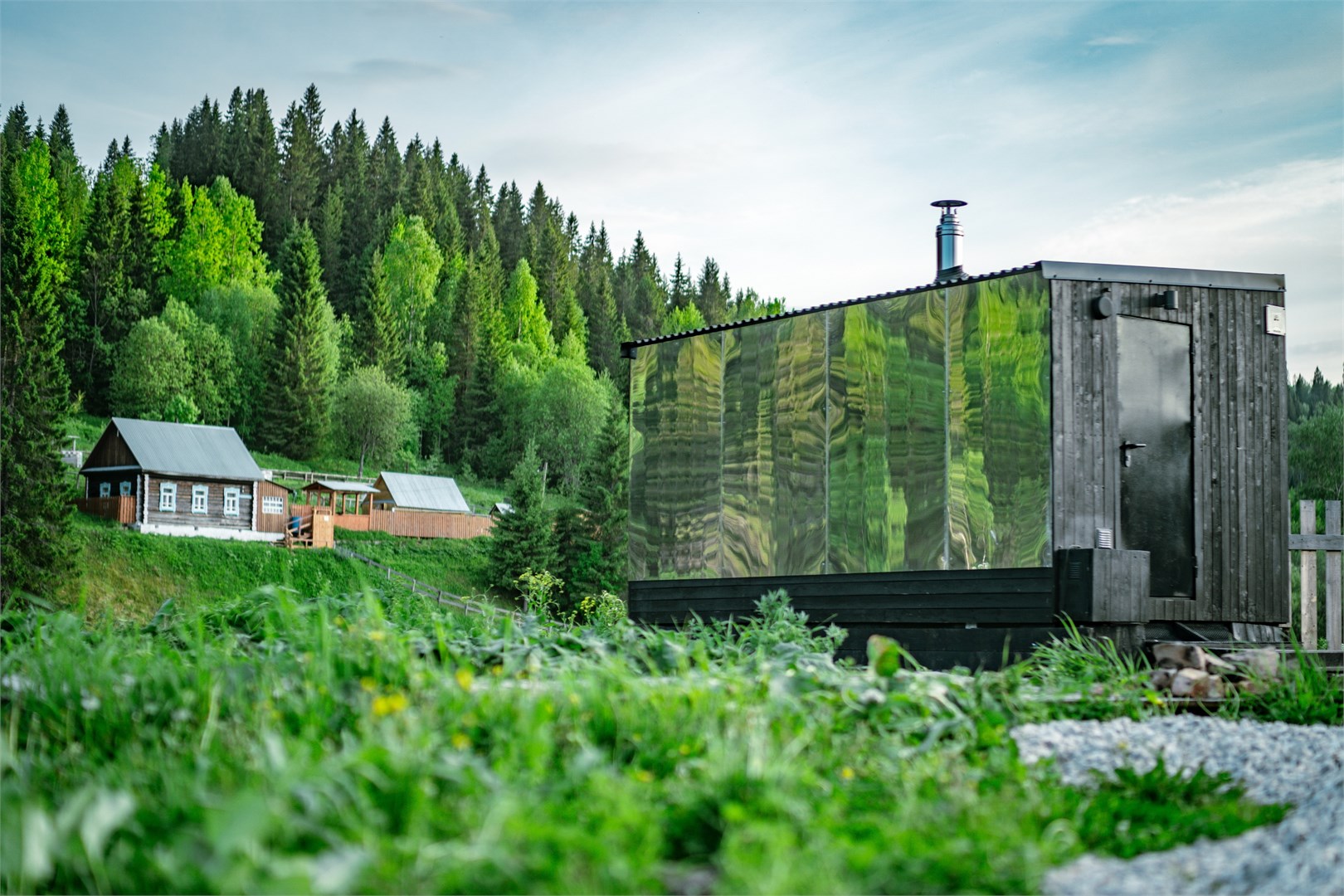Дом "Зеркальный" в Горы реки