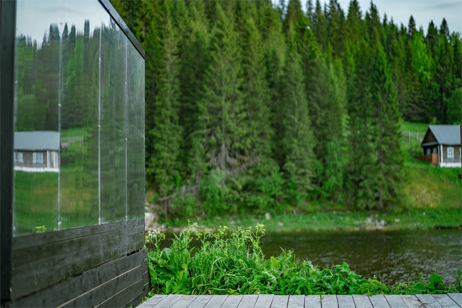 Дом "Зеркальный" в Горы реки