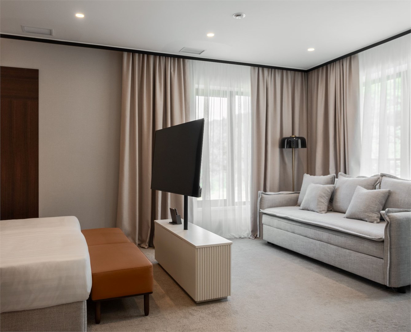 Трехместный делюкс с балконом и видом на горы в Osstone