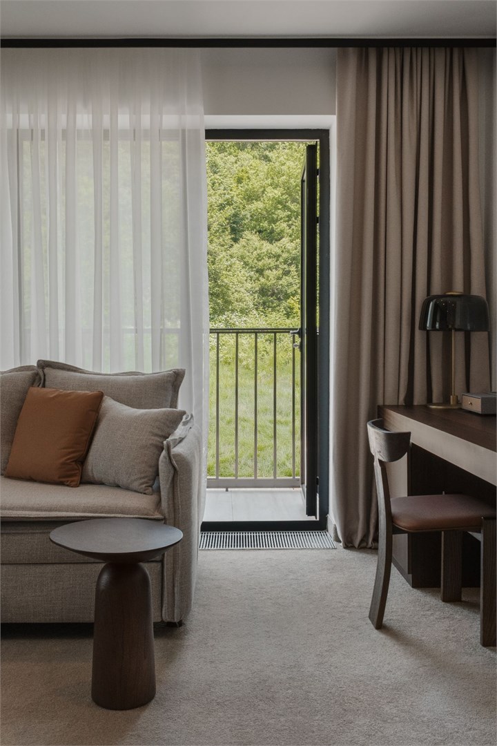 Трехместный делюкс с балконом и видом на горы в Osstone