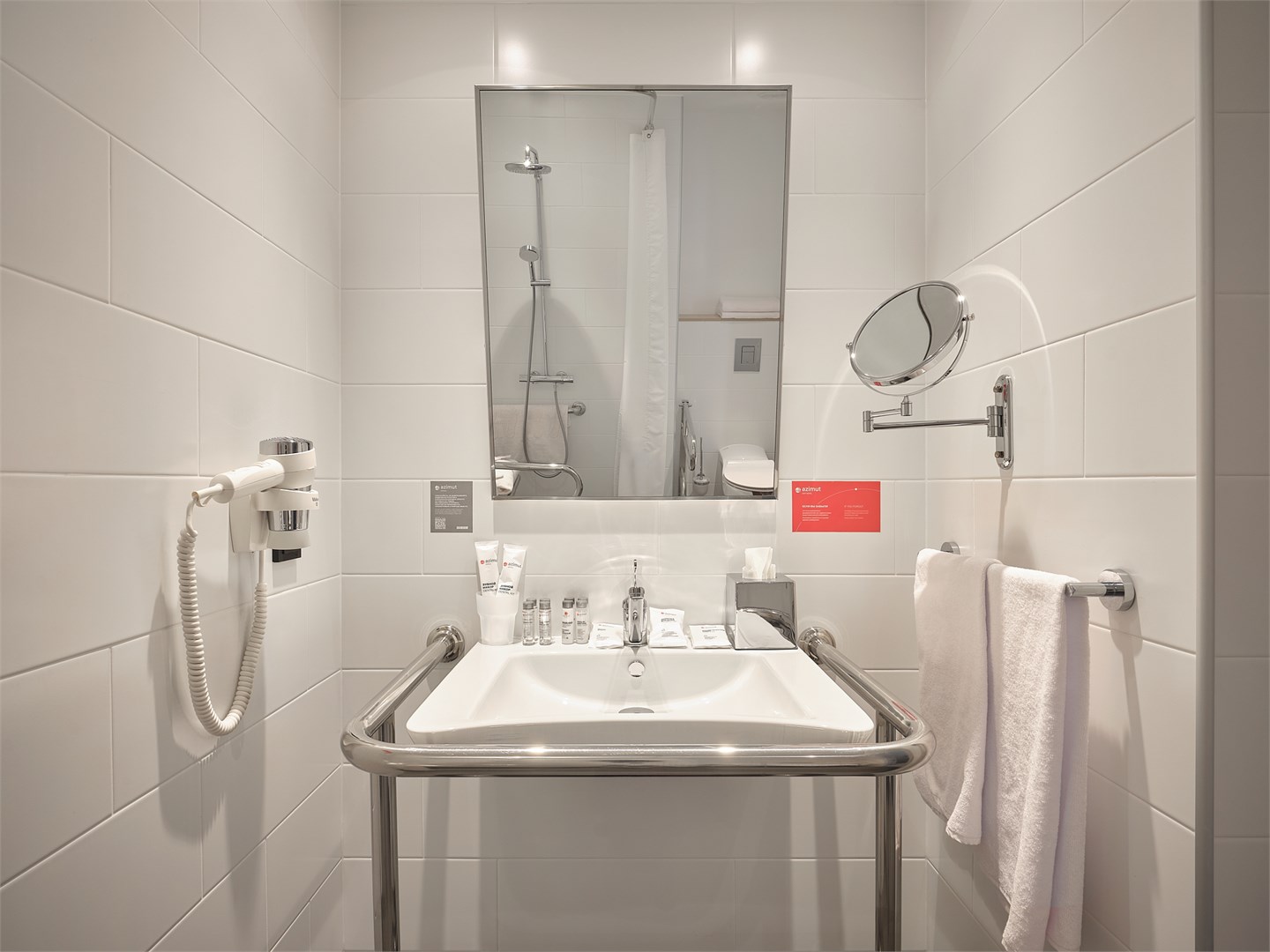Номер для маломобильных граждан в Azimut