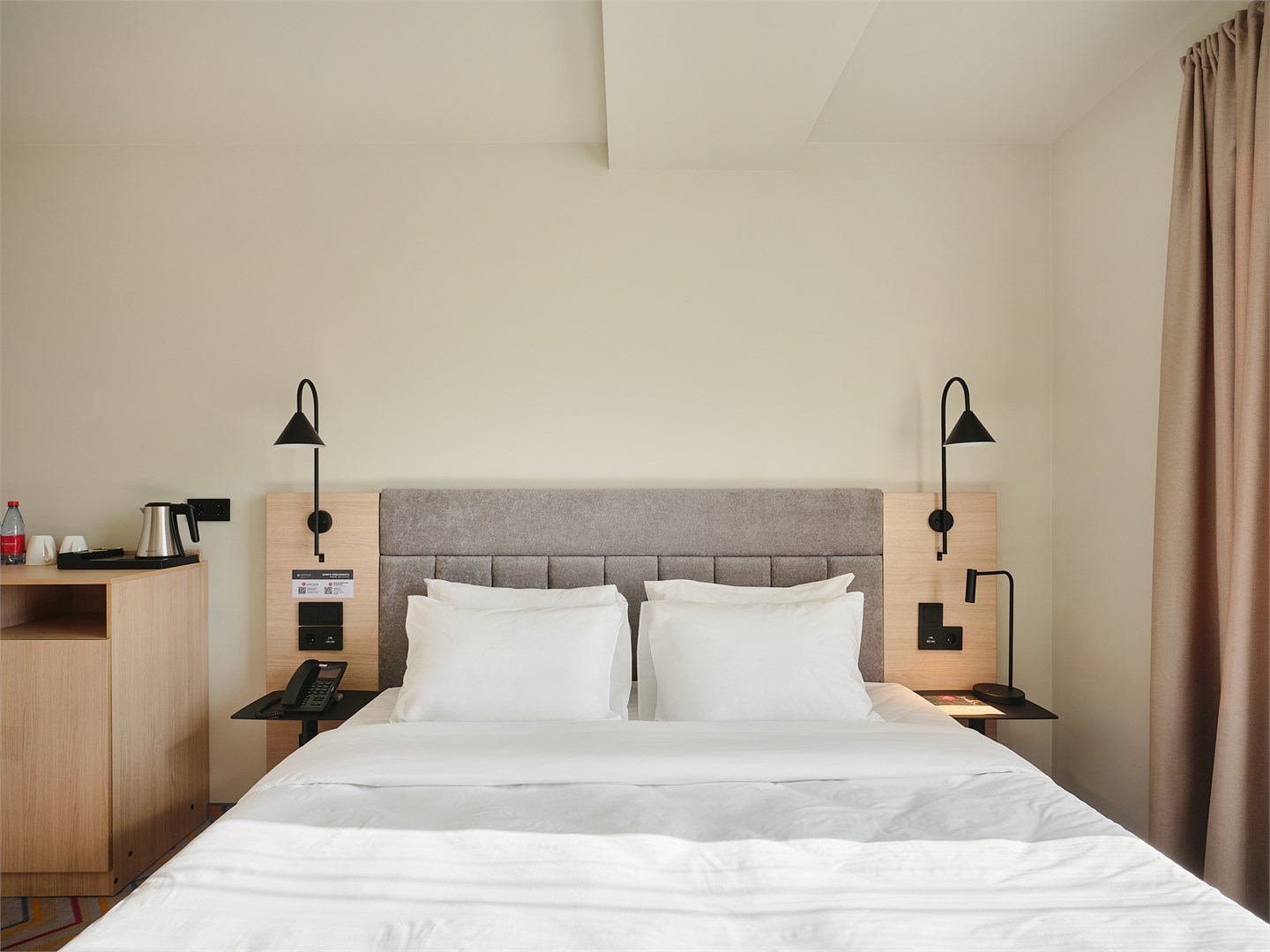 Номер для маломобильных граждан в Azimut