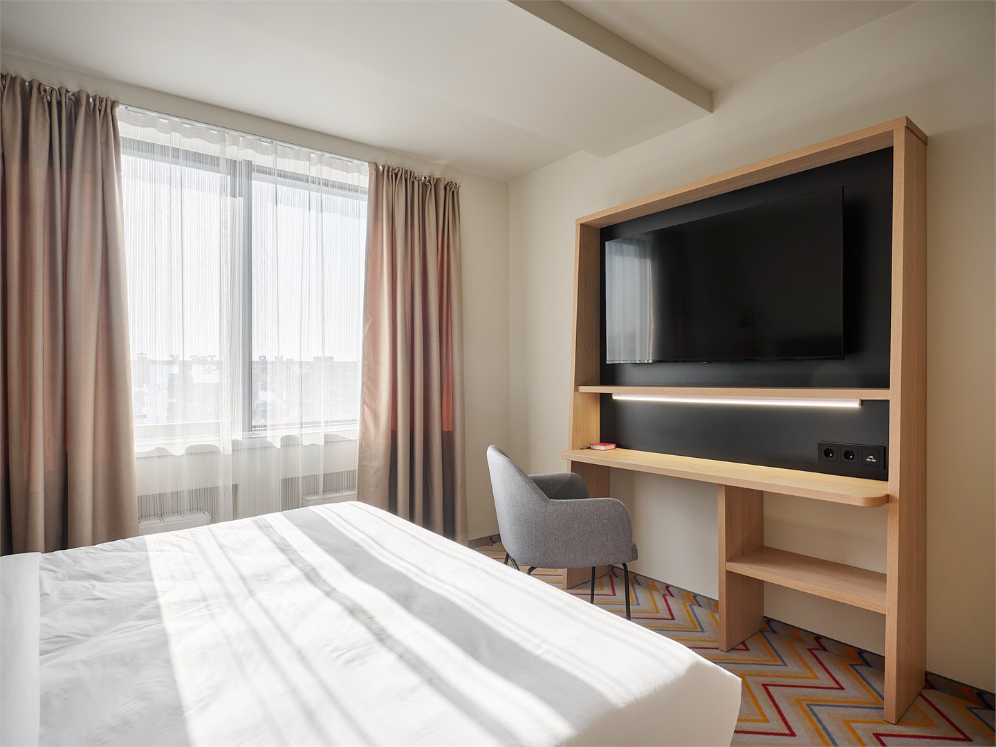 Номер для маломобильных граждан в Azimut