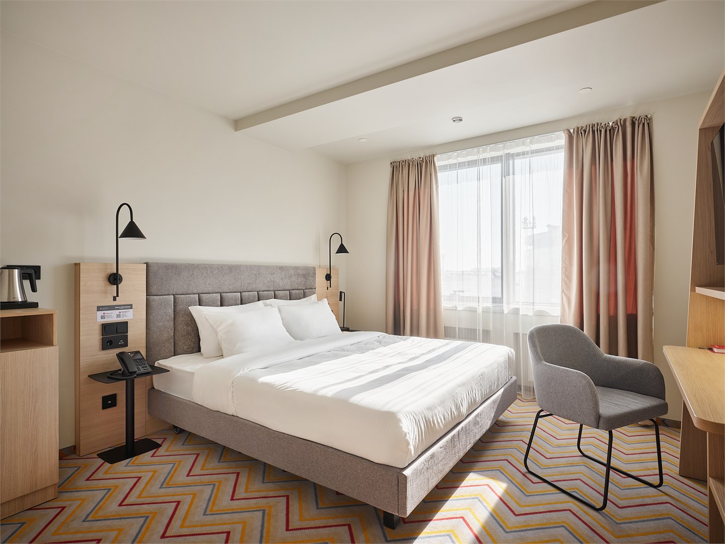 Номер для маломобильных граждан в Azimut