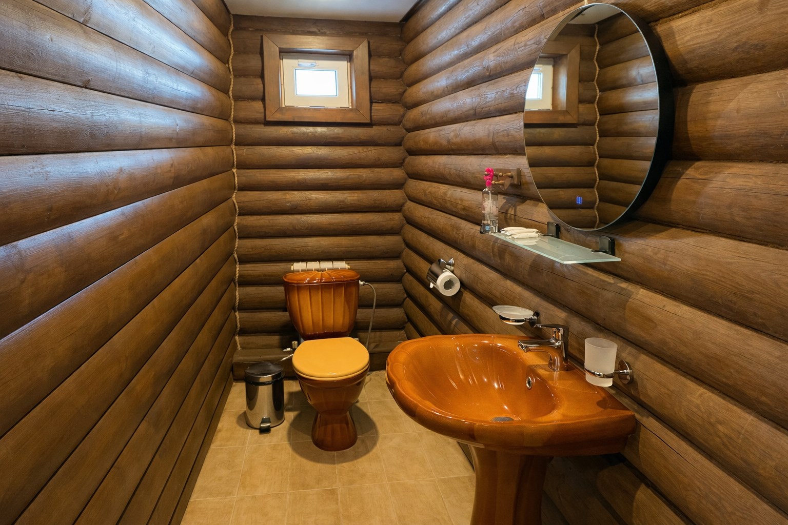 Застава: Хаусбот 3 комн с бассейном, баней и верандой в Застава