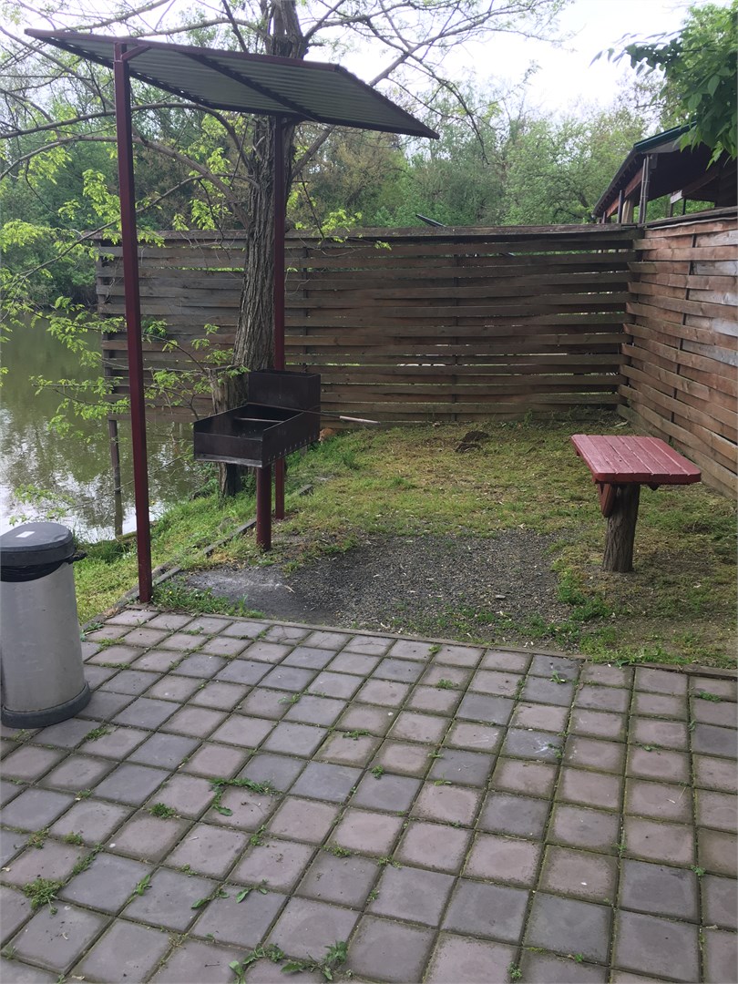 Беседка "С ЛЕЖАКОМ" в Эксклюзивная рыбалка