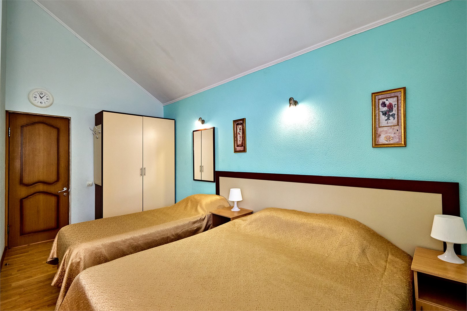 3-Х МЕСТНЫЙ С БАЛКОНОМ в Солнечный