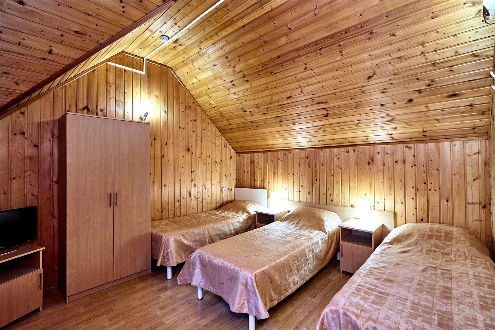 СЕМЕЙНЫЙ 2-Х КОМНАТНЫЙ 5-МЕСТНЫЙ НОМЕР в Солнечный