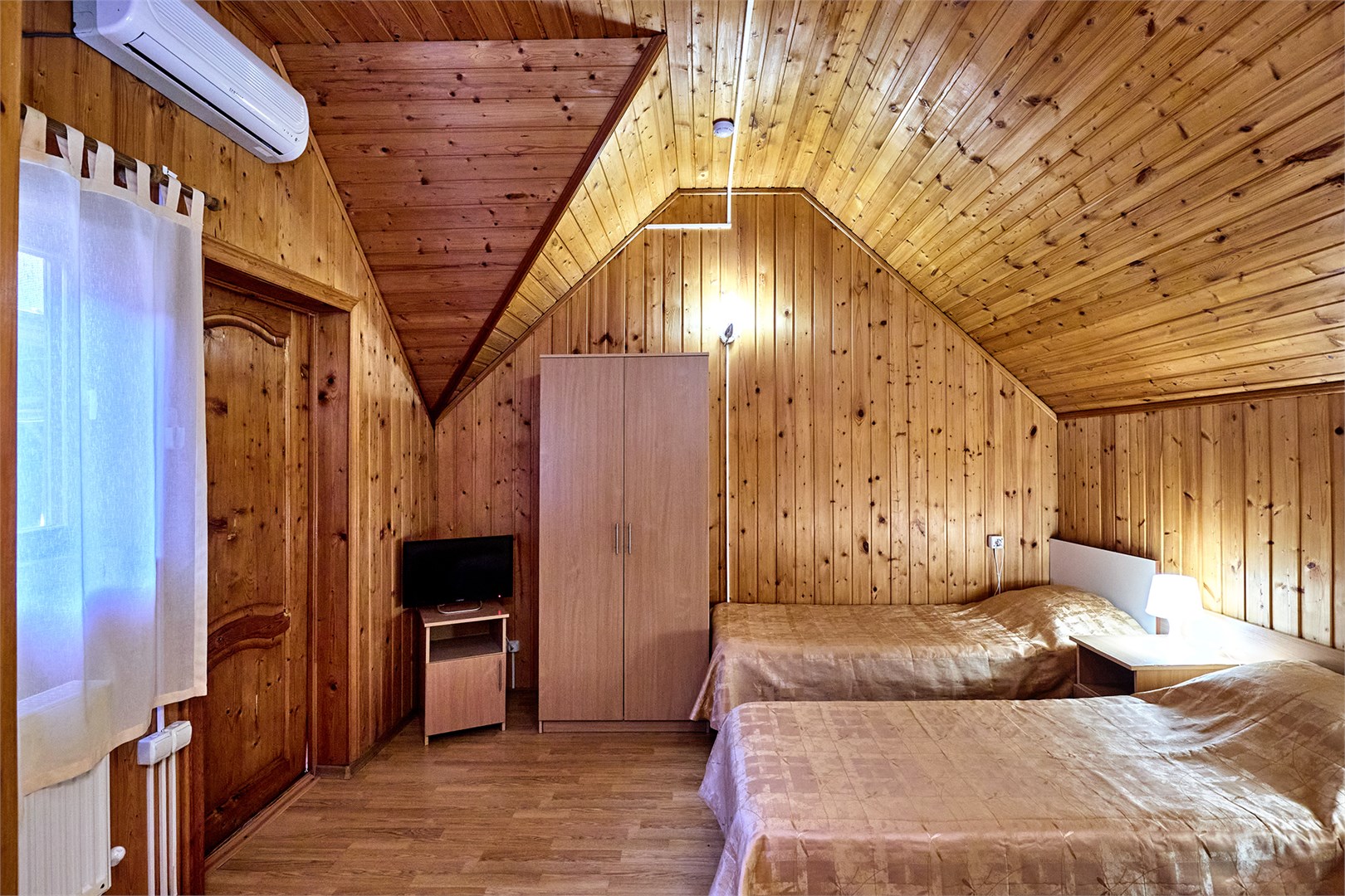 СЕМЕЙНЫЙ 2-Х КОМНАТНЫЙ 5-МЕСТНЫЙ НОМЕР в Солнечный