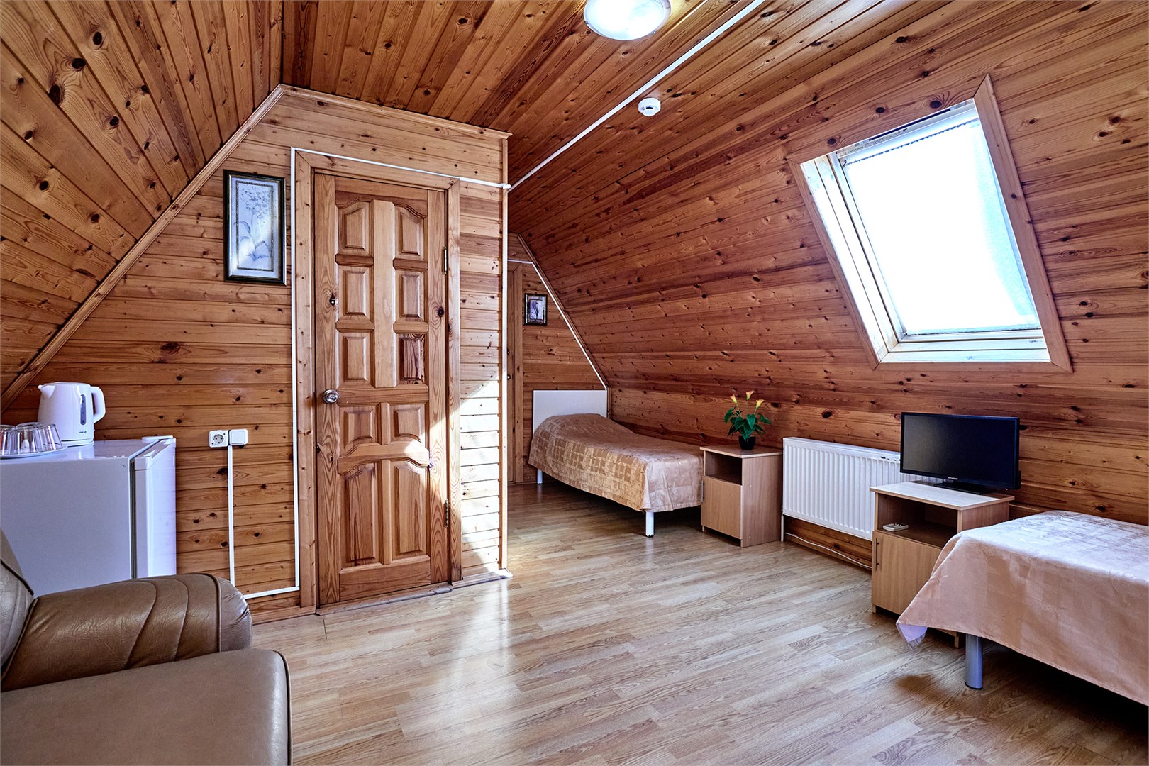 СЕМЕЙНЫЙ 2-Х КОМНАТНЫЙ 7-МЕСТНЫЙ НОМЕР в Солнечный