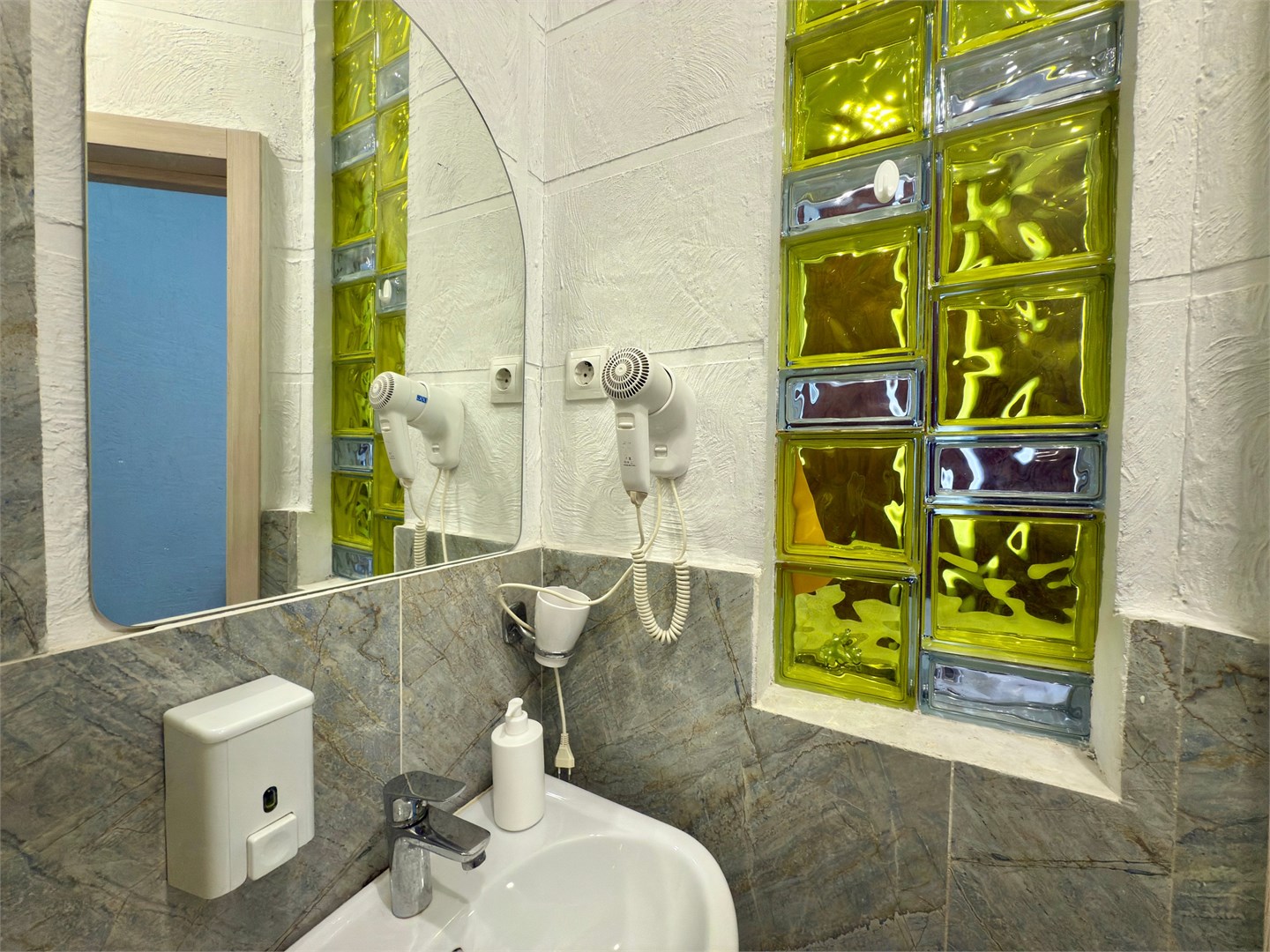 Студия с двуспальной кроватью в Green Grape SyncotelHome