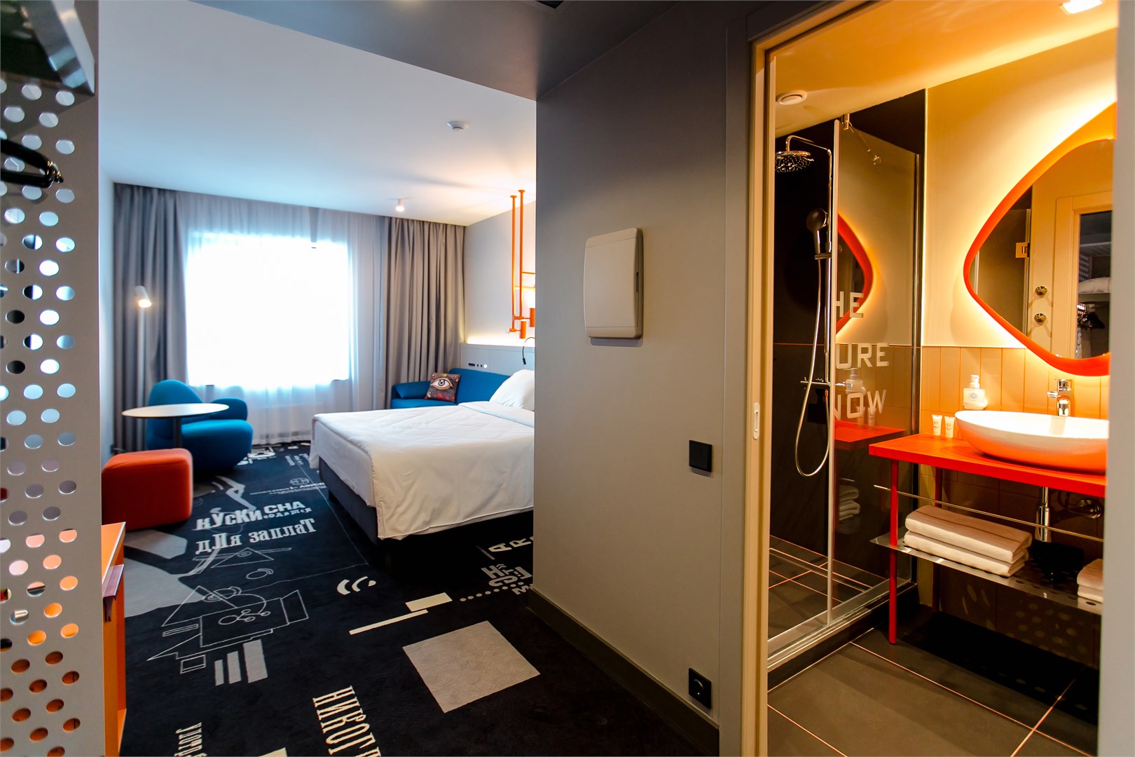 СЕМЕЙНЫЙ НОМЕР - 1 двуспальная кровать и диван в НебоАрт