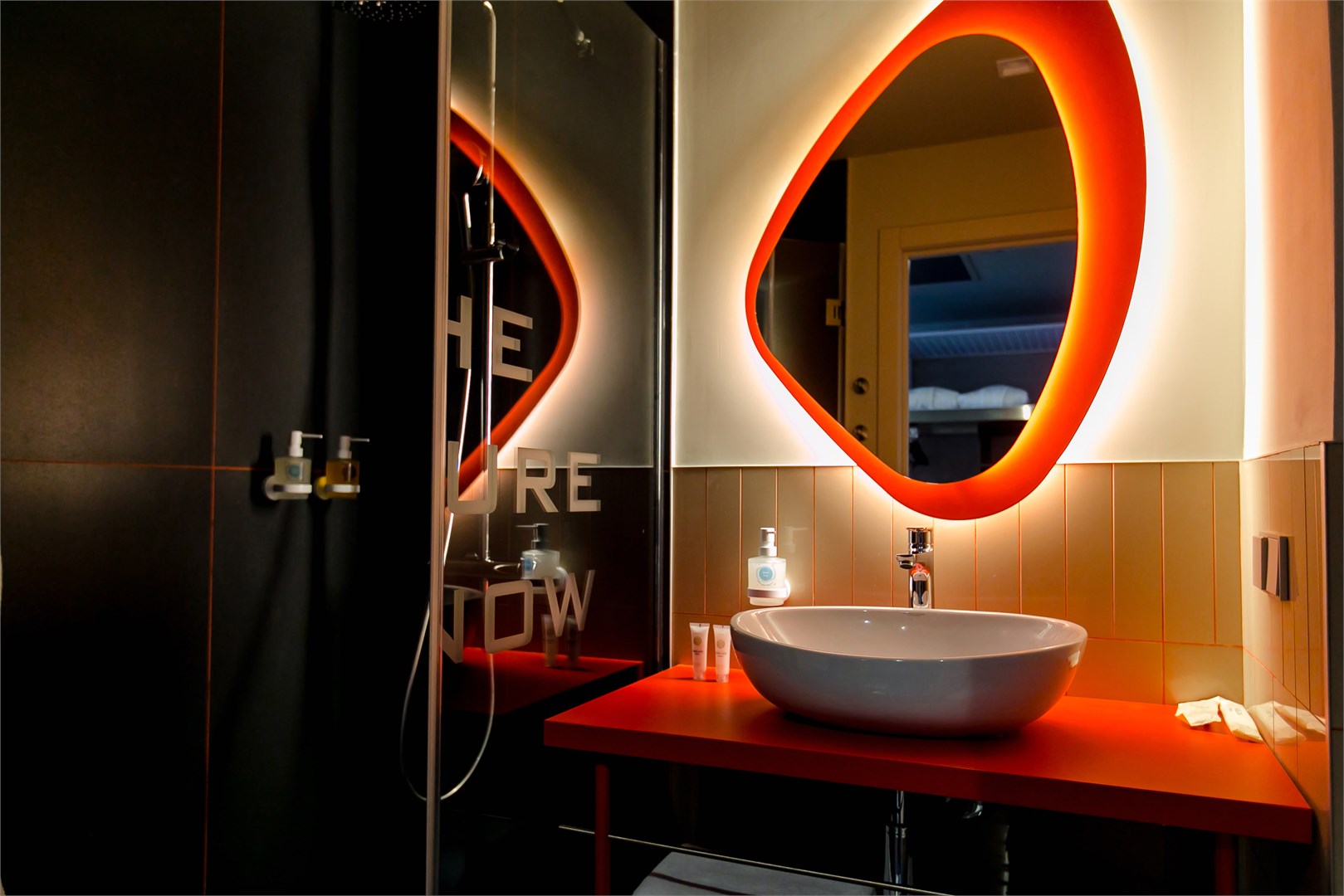 СЕМЕЙНЫЙ НОМЕР - 1 двуспальная кровать и диван в НебоАрт