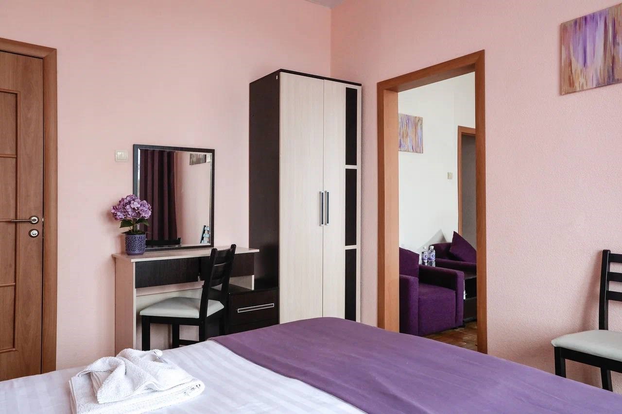 Главный корпус 2-комнатный номер в Надежда