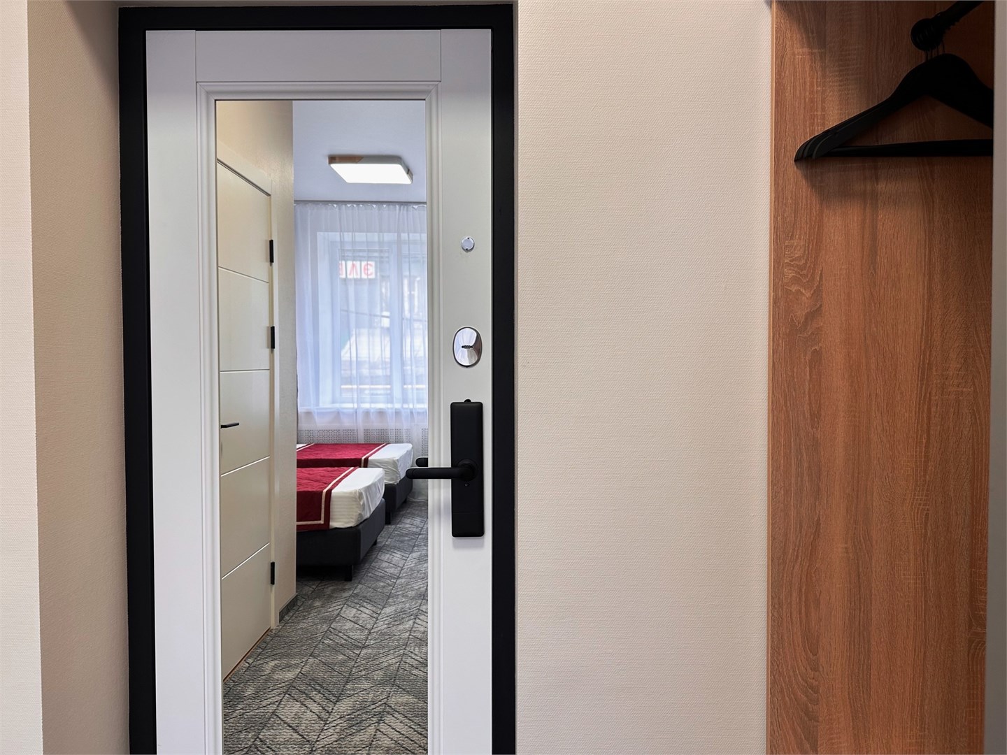 TWIN №2 с видом во двор в Театральная