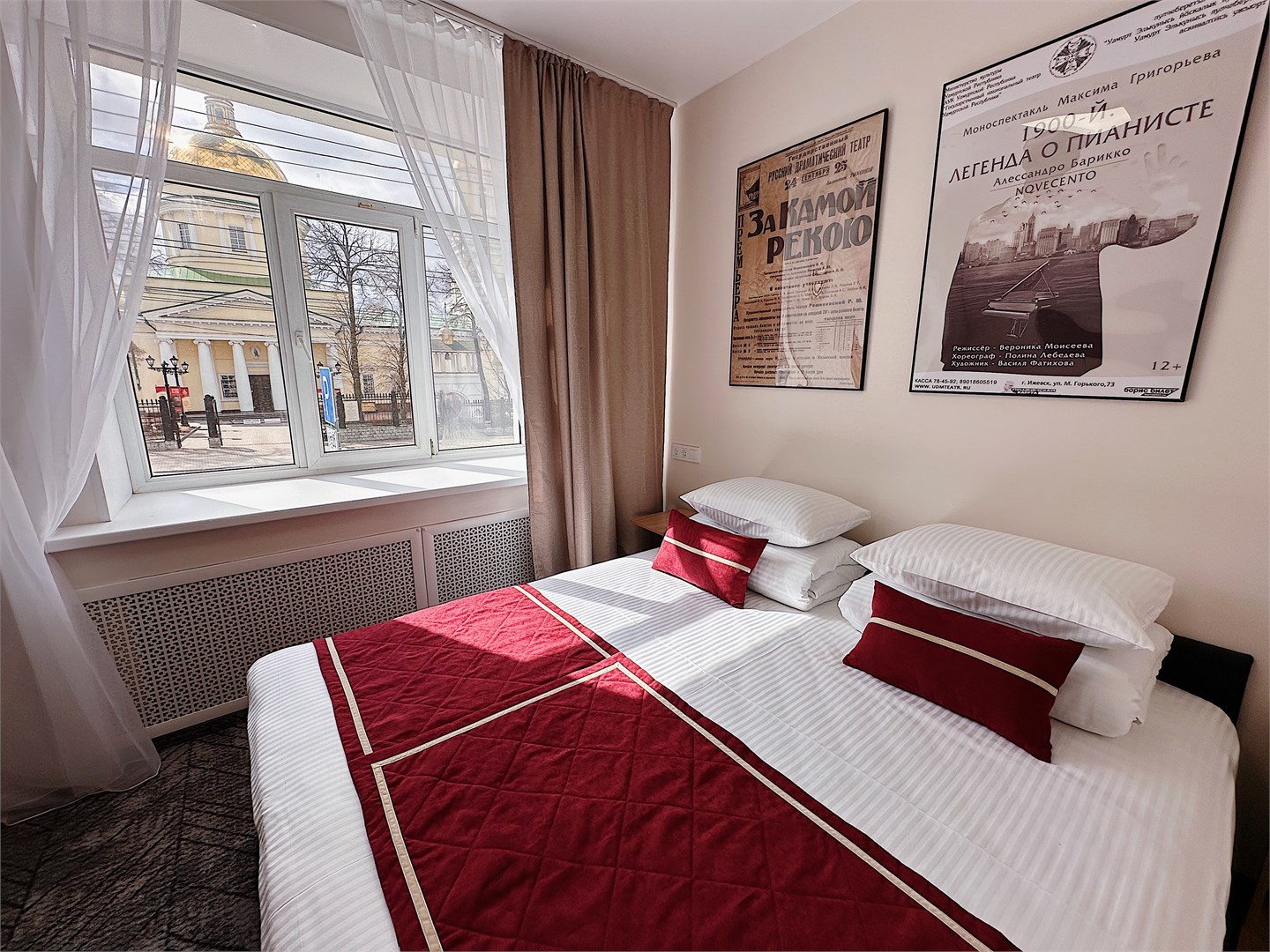 DOUBLE №4 с видом на достопримечательности в Театральная