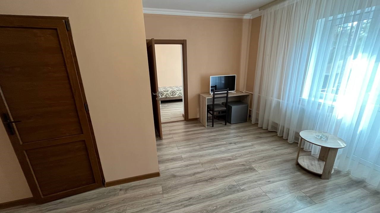 2 комнатный номер в Адамас