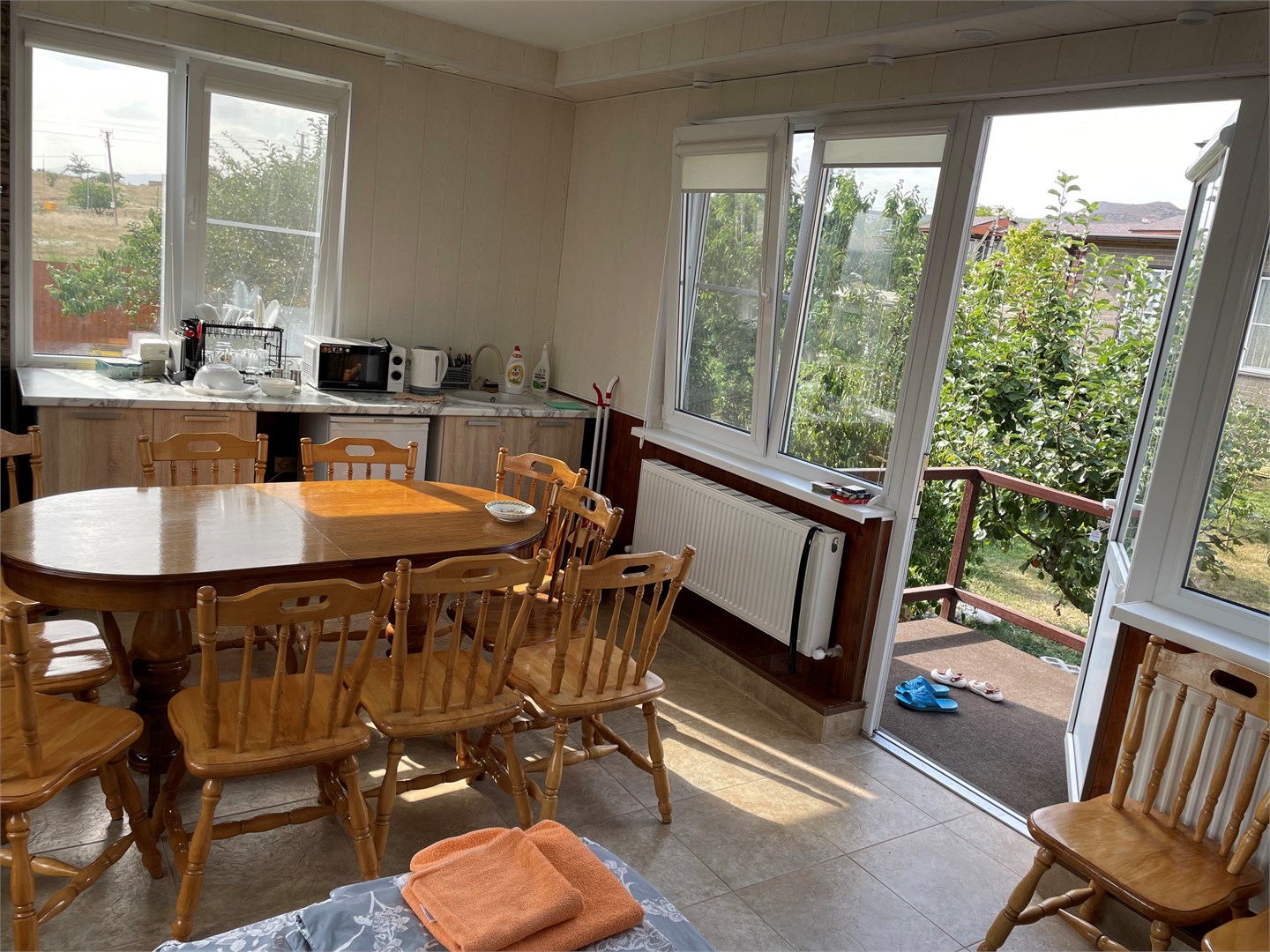 София двухкомнатные апартаменты c общим Бассейном, зоной Барбекю(отдельный домик) в Вилла с видом на горы