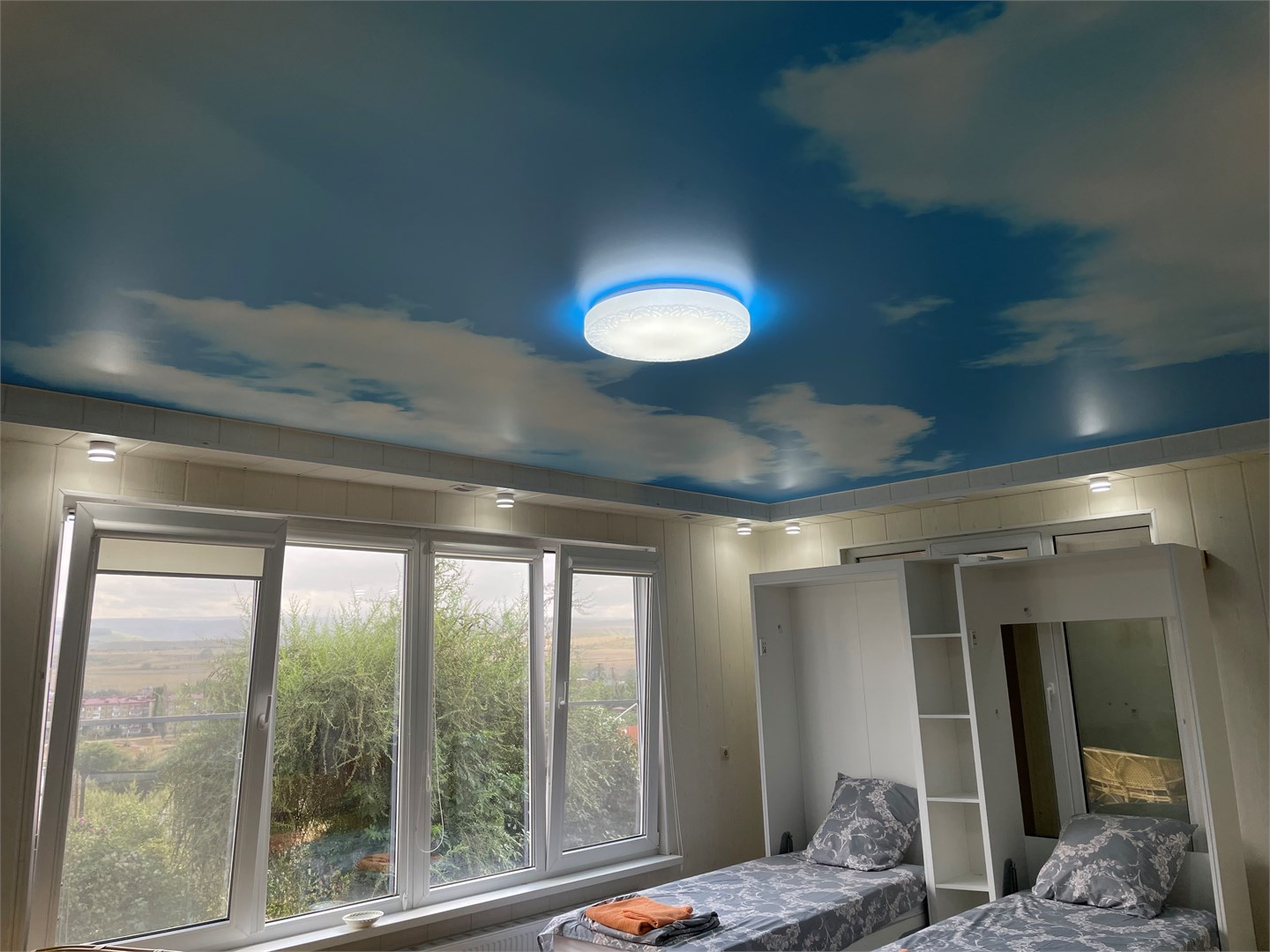 София двухкомнатные апартаменты c общим Бассейном, зоной Барбекю(отдельный домик) в Вилла с видом на горы