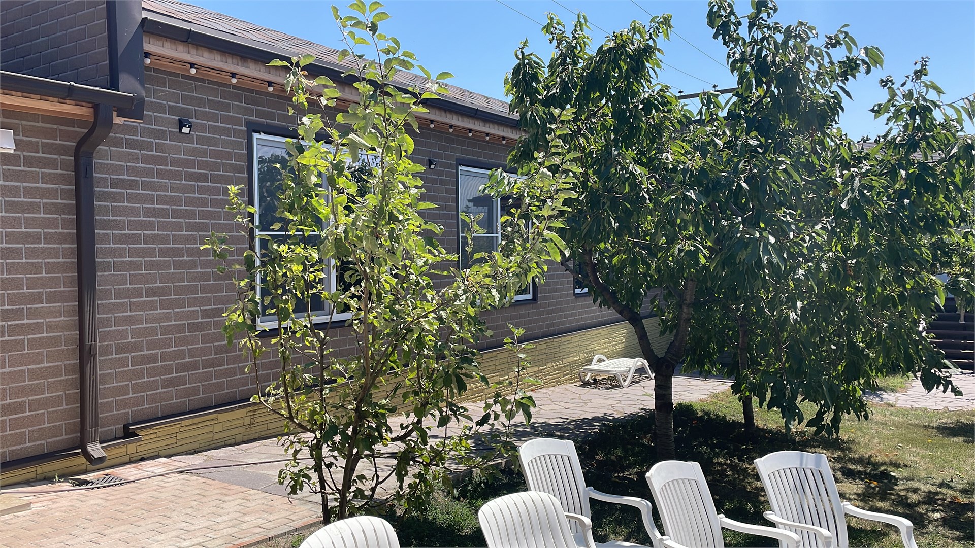 София двухкомнатные апартаменты c общим Бассейном, зоной Барбекю(отдельный домик) в Вилла с видом на горы