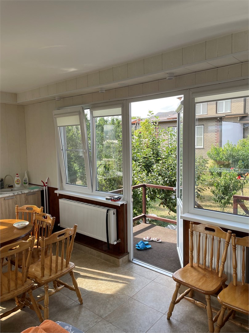 София двухкомнатные апартаменты c общим Бассейном, зоной Барбекю(отдельный домик) в Вилла с видом на горы