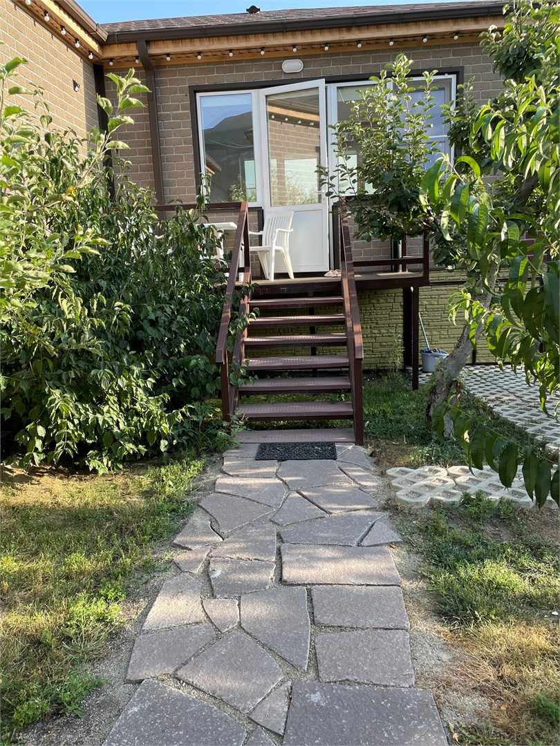 София двухкомнатные апартаменты c общим Бассейном, зоной Барбекю(отдельный домик) в Вилла с видом на горы