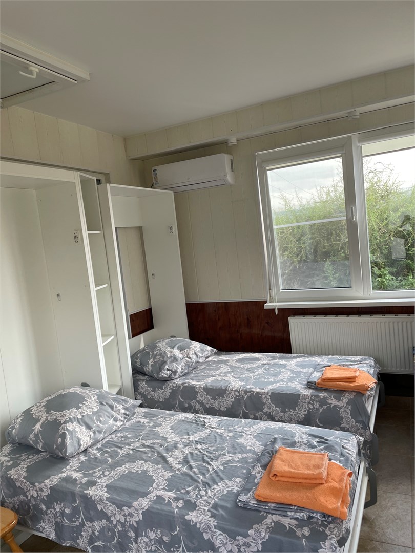 София двухкомнатные апартаменты c общим Бассейном, зоной Барбекю(отдельный домик) в Вилла с видом на горы