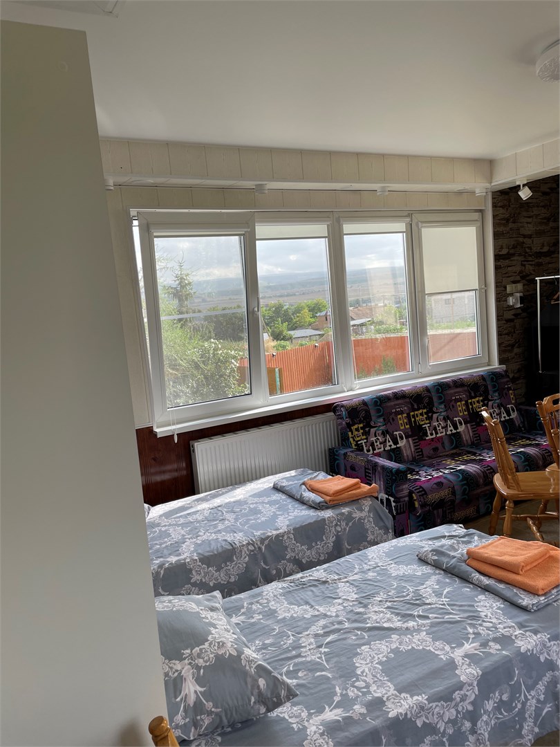 София двухкомнатные апартаменты c общим Бассейном, зоной Барбекю(отдельный домик) в Вилла с видом на горы