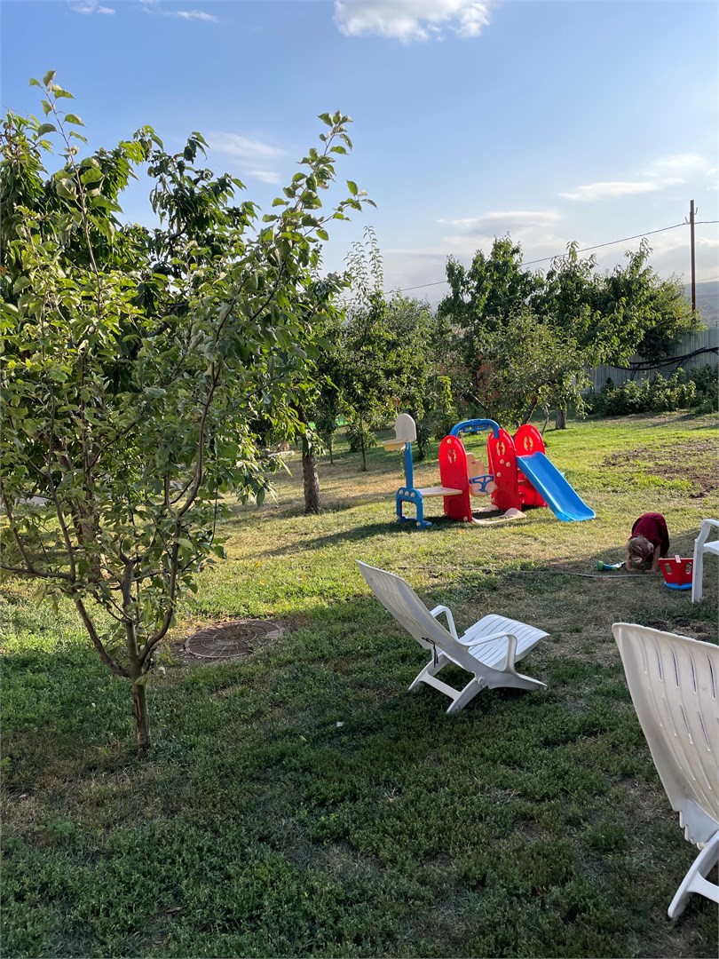 София двухкомнатные апартаменты c общим Бассейном, зоной Барбекю(отдельный домик) в Вилла с видом на горы