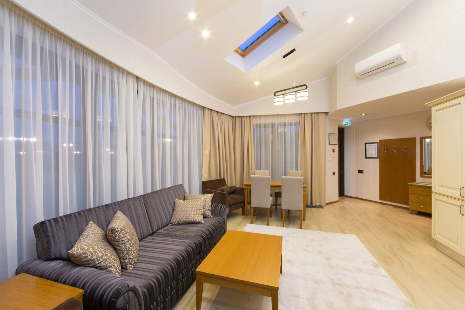 Апартамент трехкомнатный четырехместный Центр "Курортная деревня" в Курортная деревня