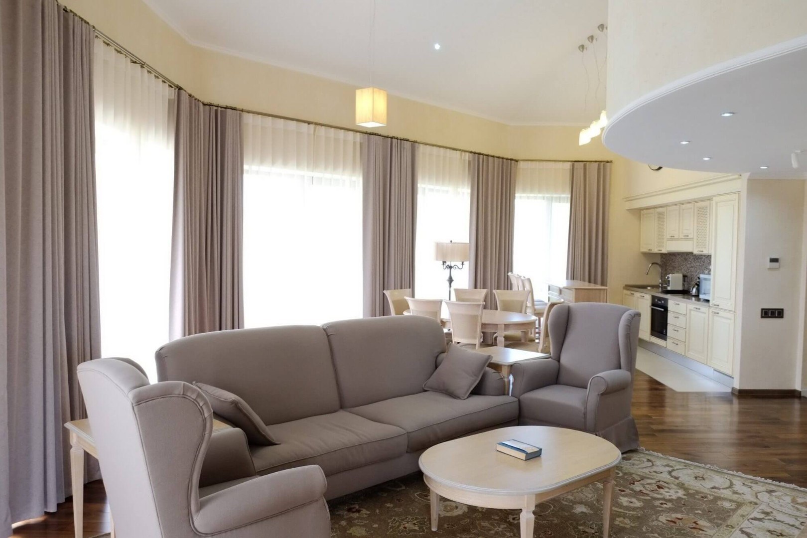 Сюит четырехкомнатный четырехместный Центр "Курортная деревня" в Курортная деревня