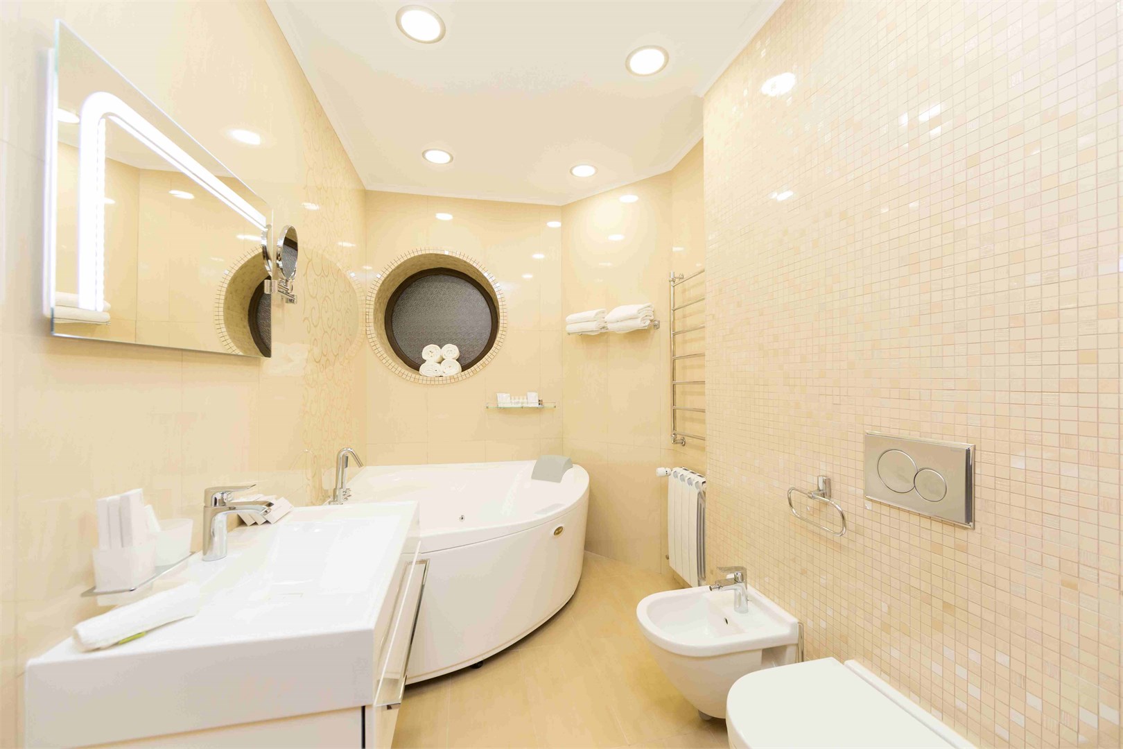 Сюит четырехкомнатный четырехместный Центр "Курортная деревня" в Курортная деревня