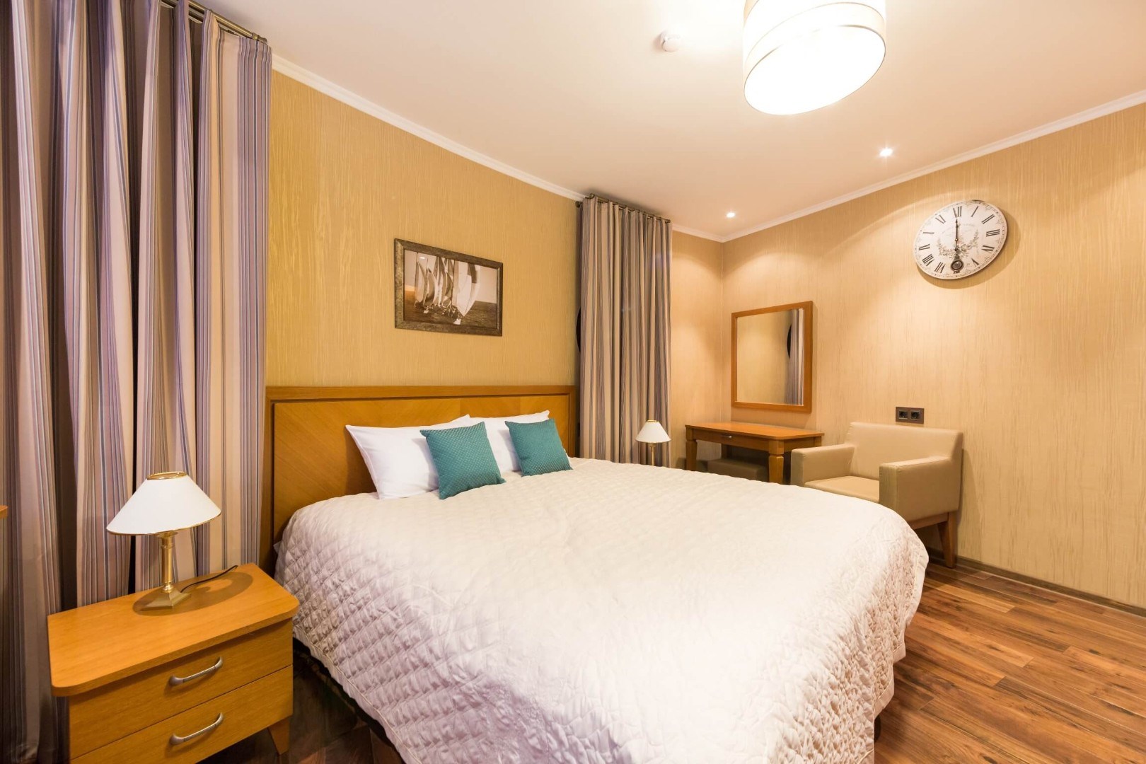 Люкс двухкомнатный двухместный Центр "Курортная деревня" в Курортная деревня