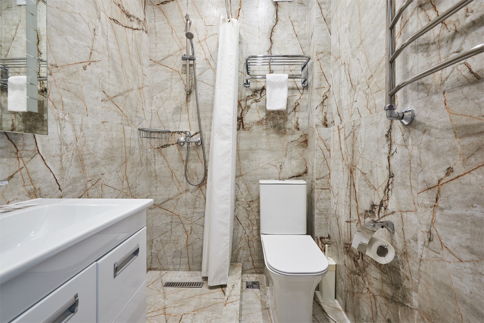 Делюкс в Эмилия