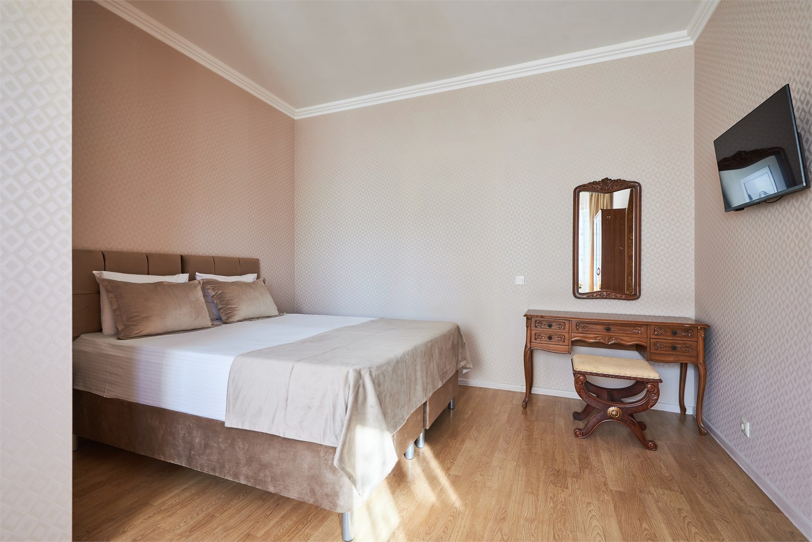 Двухкомнатные апартаменты в Эмилия