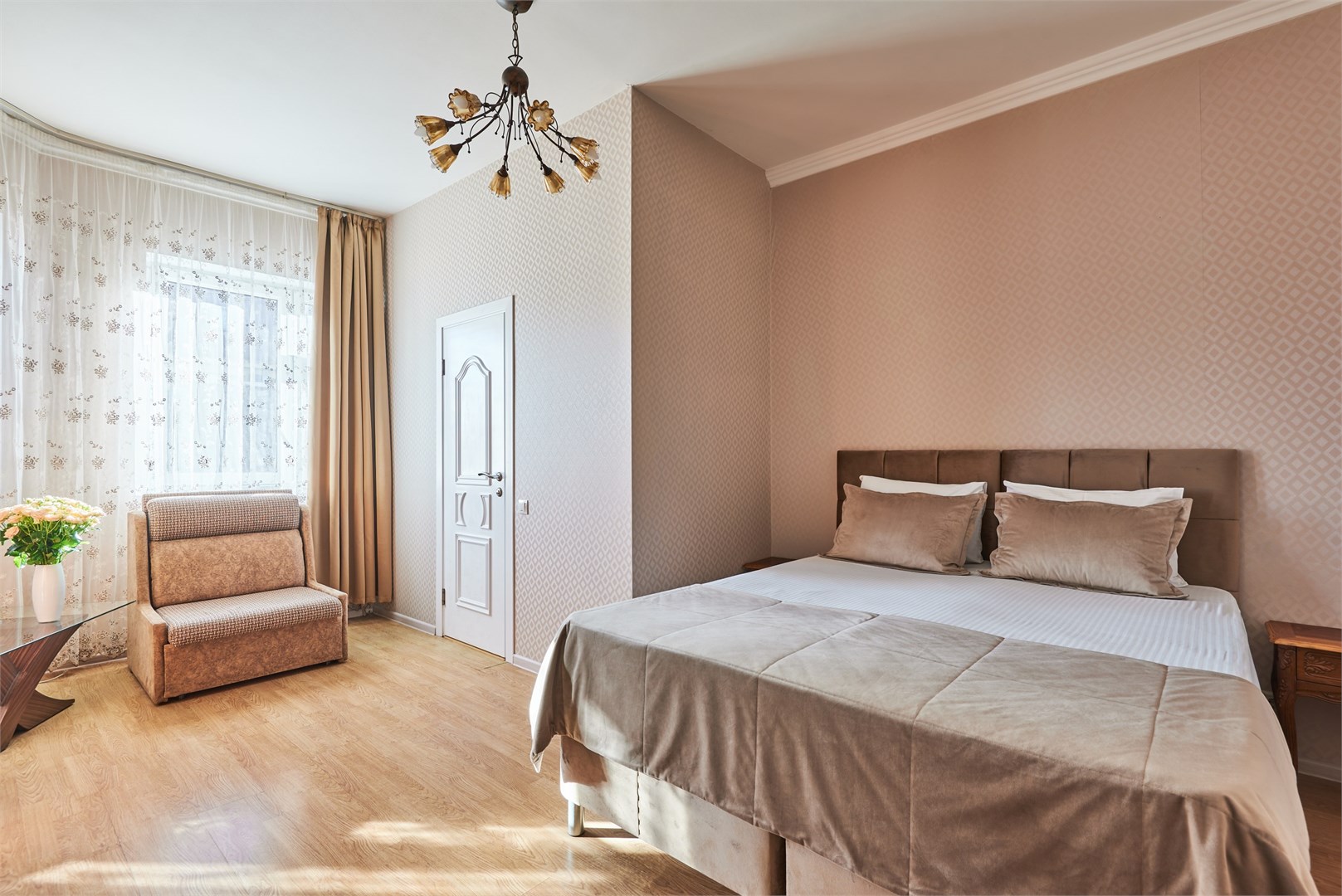 Двухкомнатные апартаменты в Эмилия