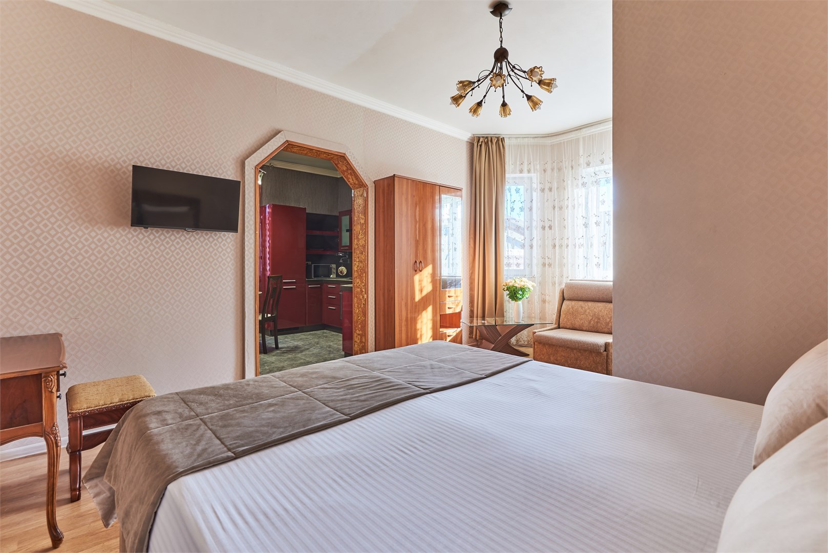 Двухкомнатные апартаменты в Эмилия