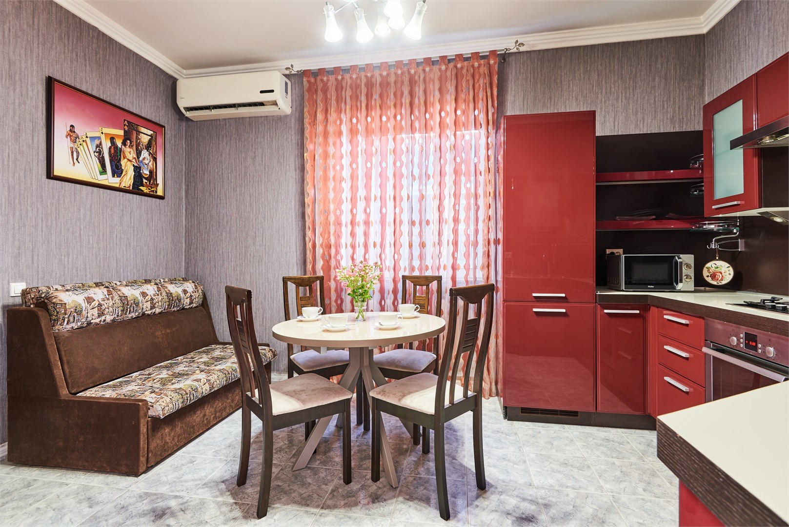 Двухкомнатные апартаменты в Эмилия