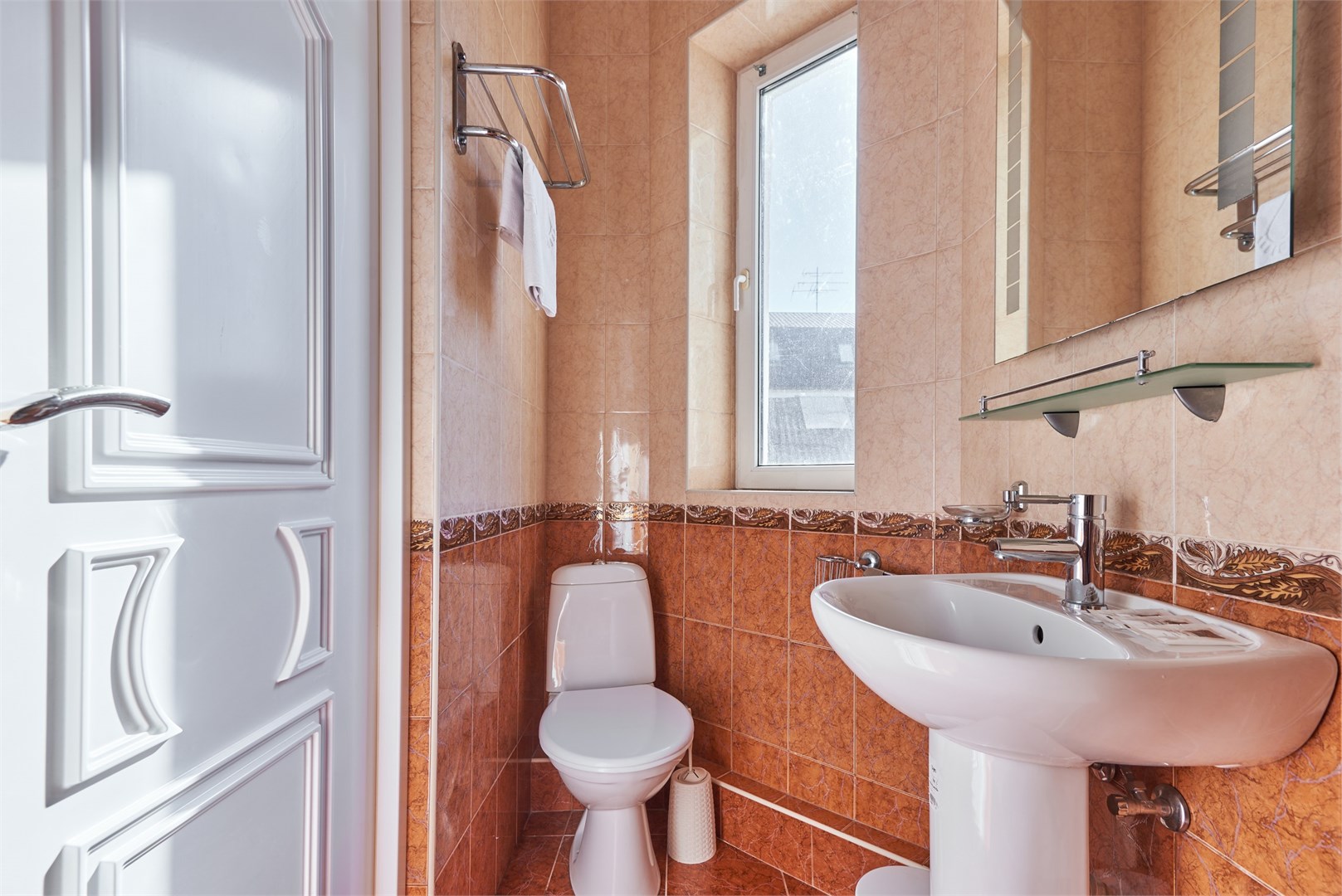 Двухкомнатные апартаменты в Эмилия