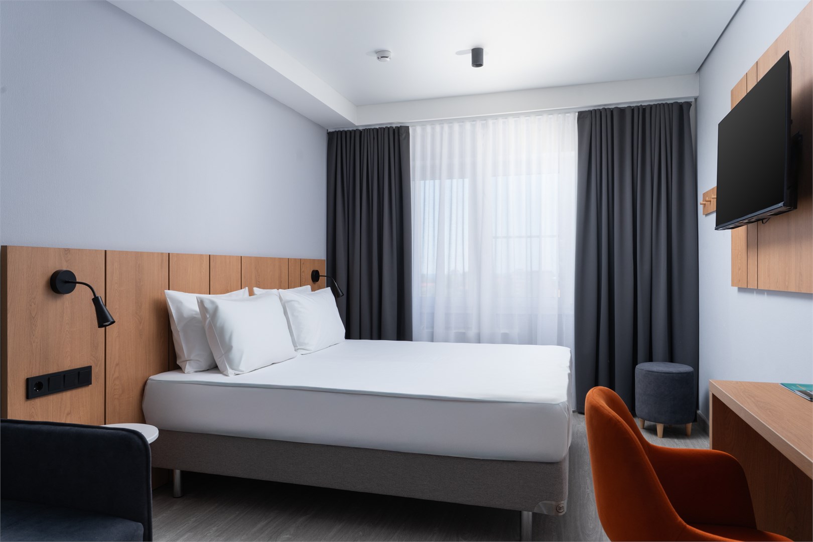 Стандарт 2-местный улучшенный без балкона в Azimut Здоровье Аквамарин