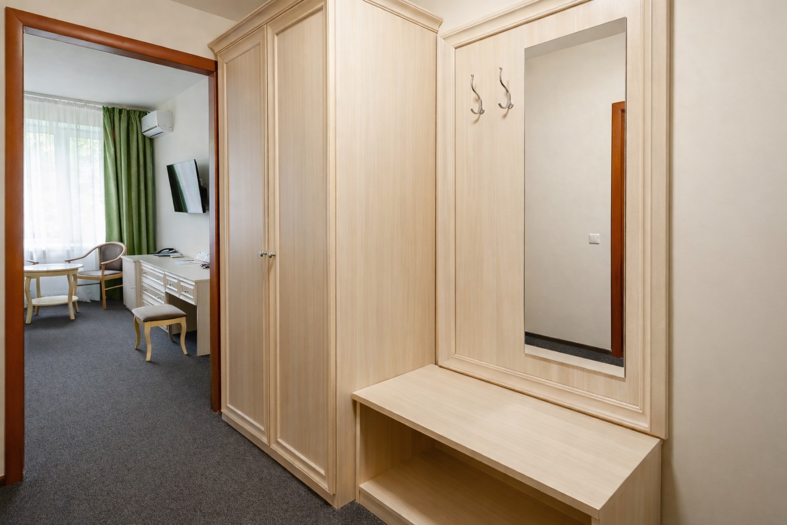 Стандарт с двуспальной или раздельными кроватям и креслом-кроватью в Фореста Фестиваль Парк