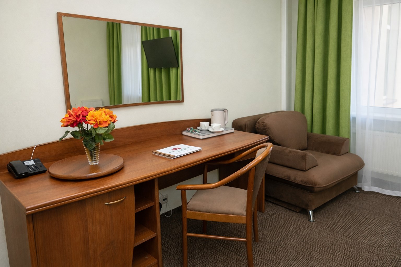 Стандарт с двуспальной или раздельными кроватям и креслом-кроватью в Фореста Фестиваль Парк