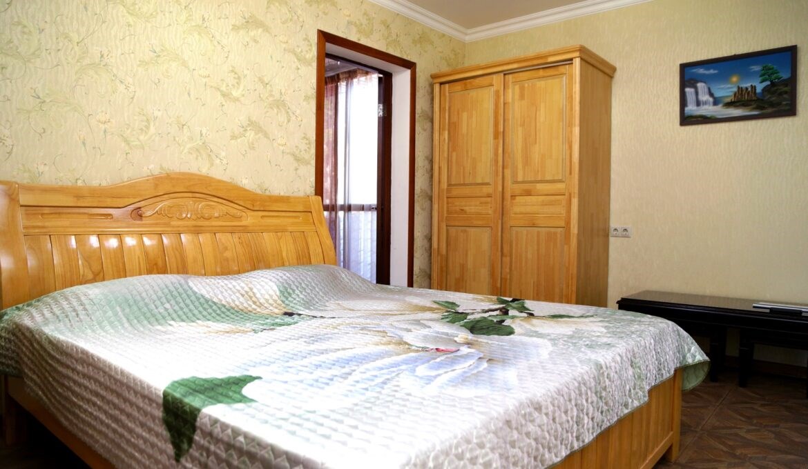 Люкс однокомнатный в Гагра-Лазурная