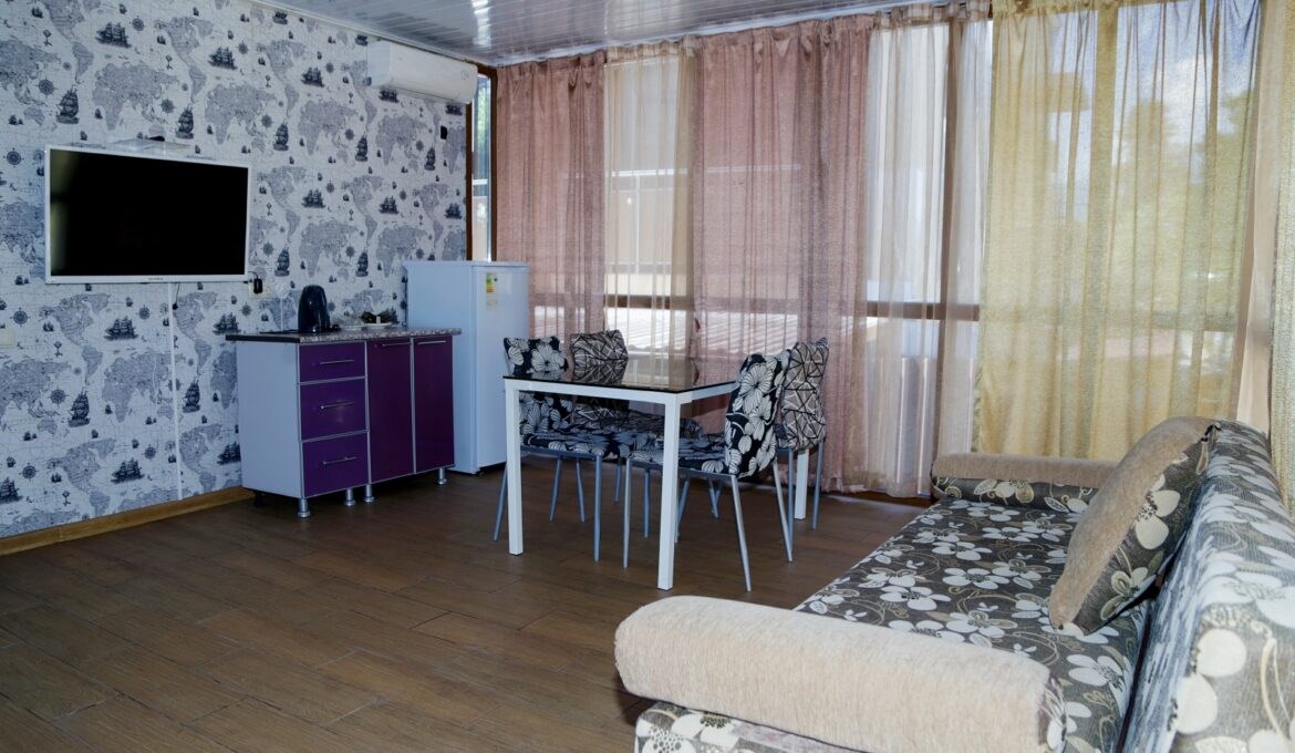 Люкс  двухкомнатный в Гагра-Лазурная