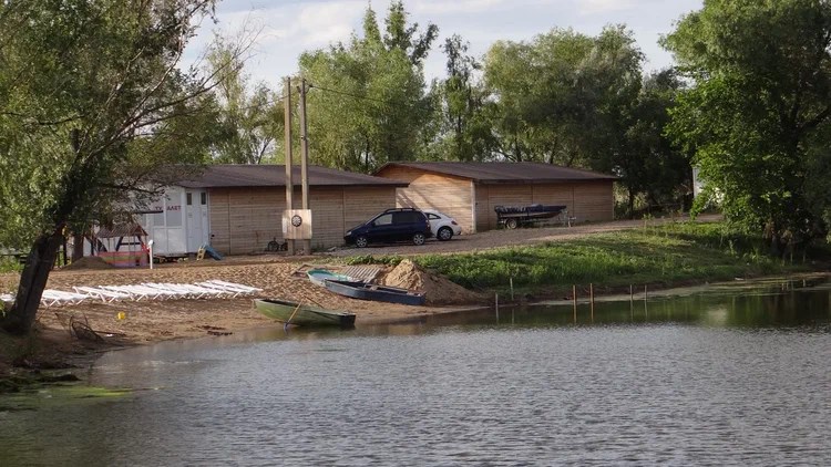Стандарт в корпусе в Берег мечты