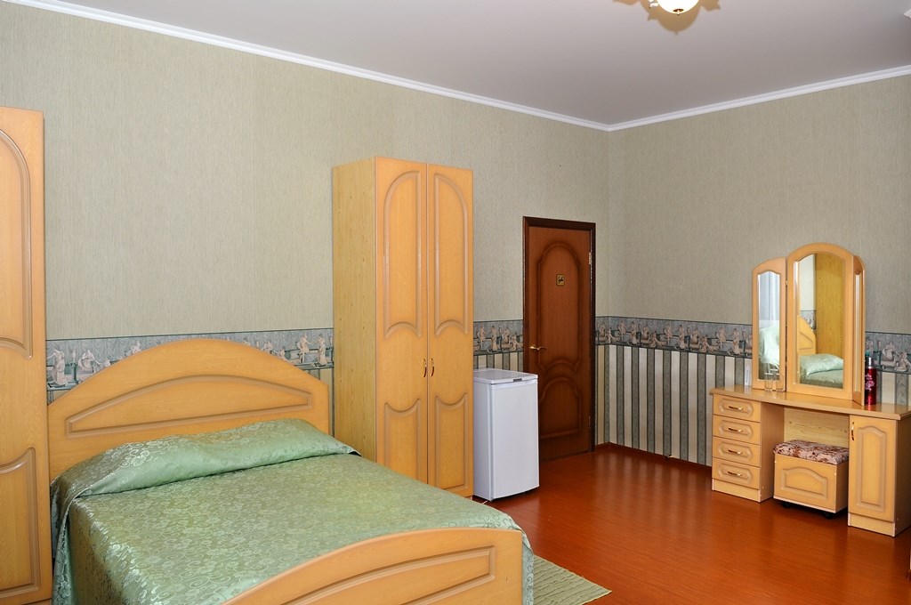 Люкс с двуспальной кроватью №4 в Удача