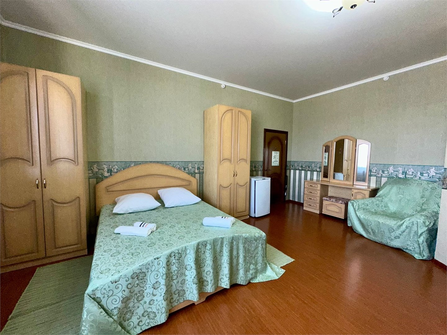 Люкс с двуспальной кроватью №4 в Удача