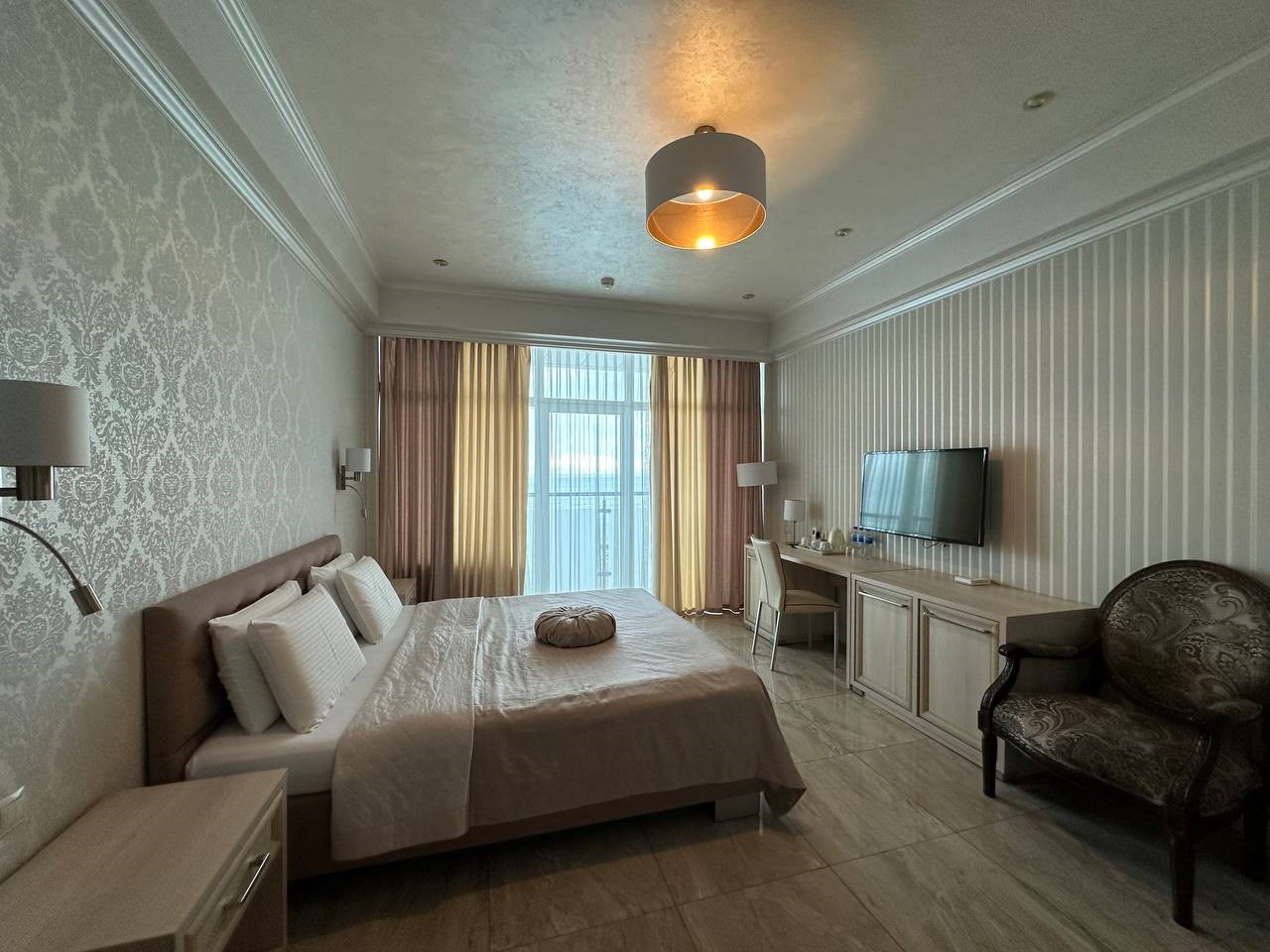 Люкс в Челюскинцев