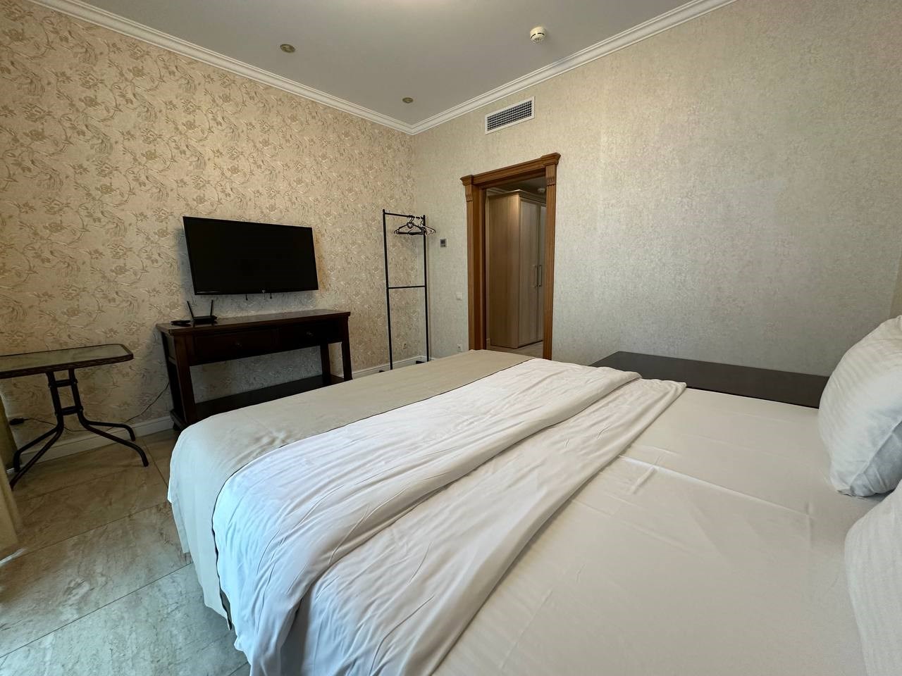 Люкс в Челюскинцев