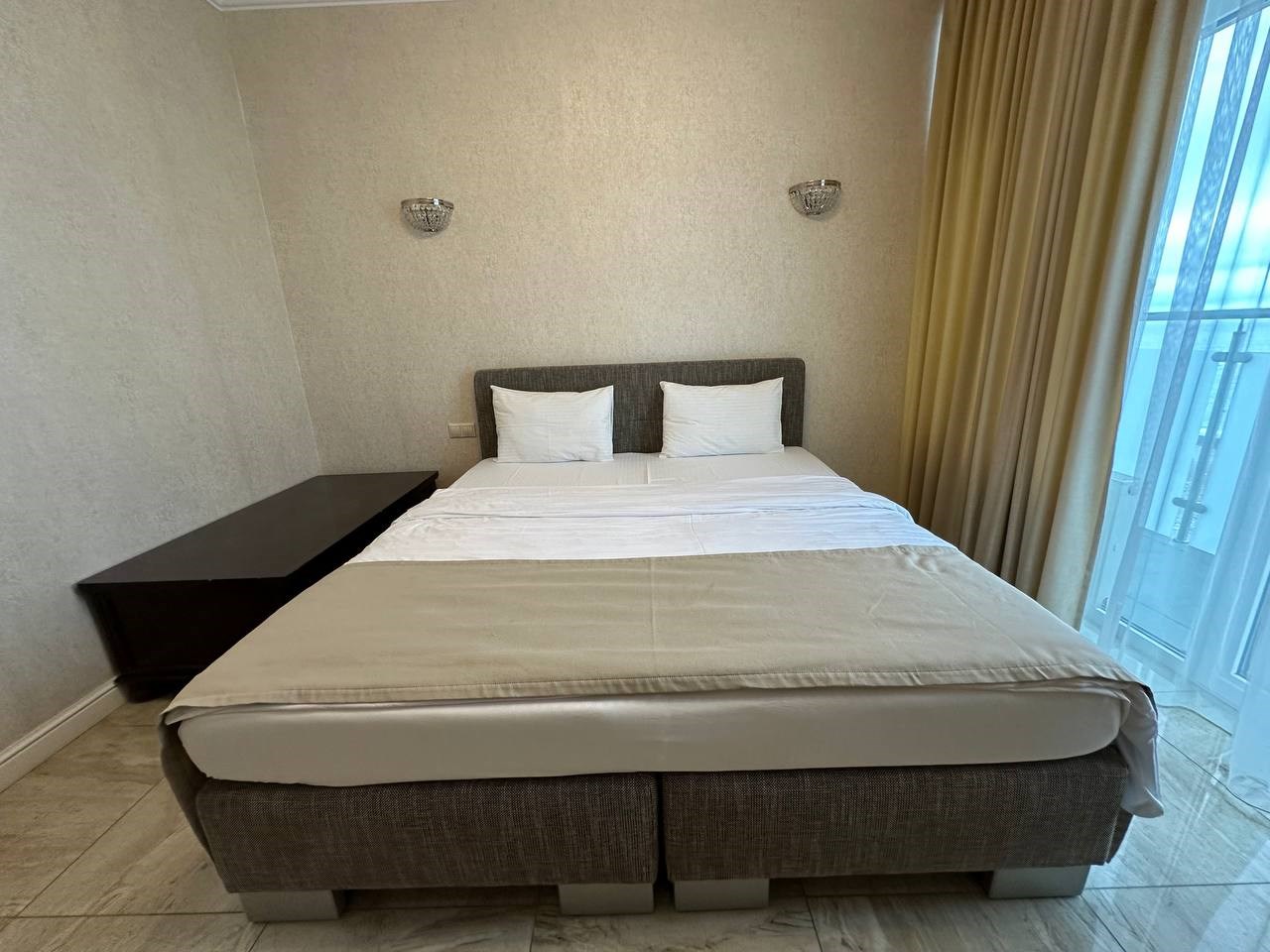 Люкс в Челюскинцев